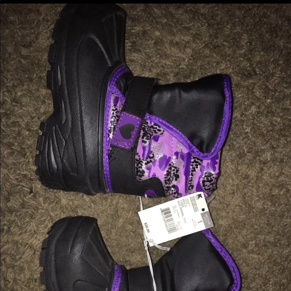Girls NEW Sz 9 snow boots